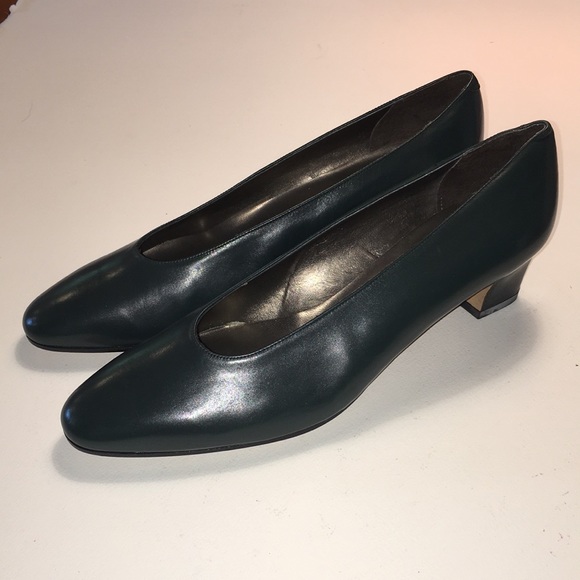 Talbots Spruce Green Heels NIB - Picture 9 of 16